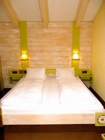 Kronenhotel 3* Зеефельд в Тироле