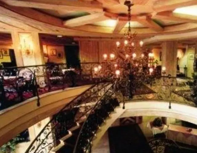 Kronenhotel Nocleg ze śniadaniem 3*