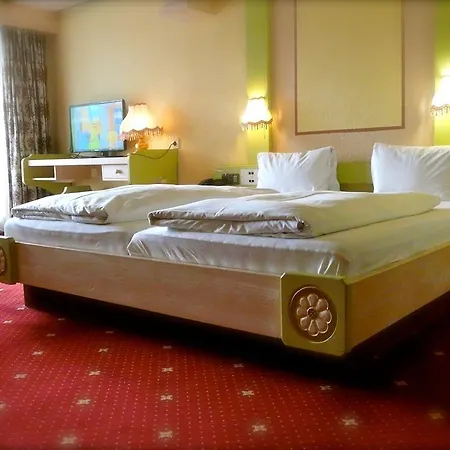 Kronenhotel Bed & Breakfast Seefeld in Tirol