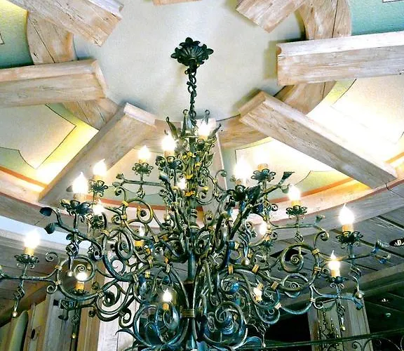 Kronenhotel Bed & Breakfast 3*